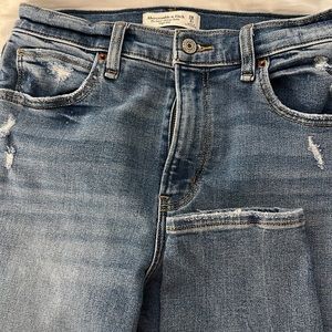 Abercrombie and Fitch, The super skinny ankle high rise, size 28/6 short